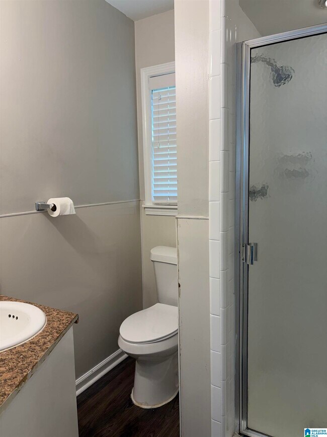 Building Photo - 933 Garrett Dr