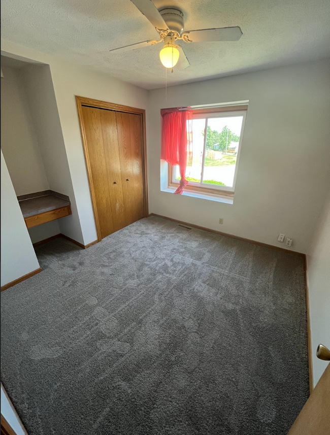 Building Photo - 4-Bedroom Plattsmouth Home with Lake Access!!