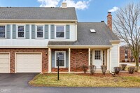 Building Photo - 2621 College Hill Cir