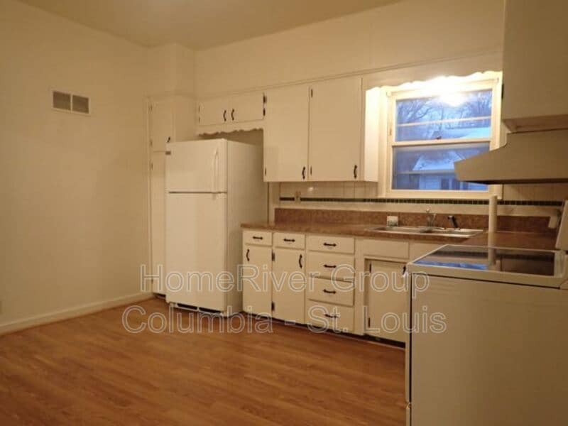 Building Photo - 900 Dockery St