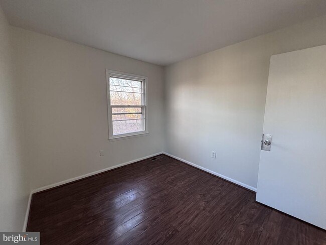 Building Photo - 12335 Woodlawn Ct