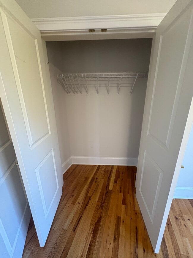 Building Photo - 21 Seir Hill Rd