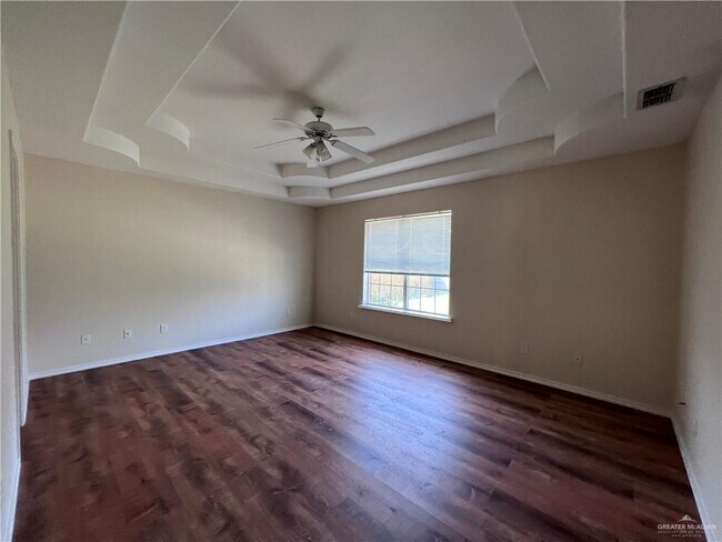 Building Photo - 4612 W Maple Ave