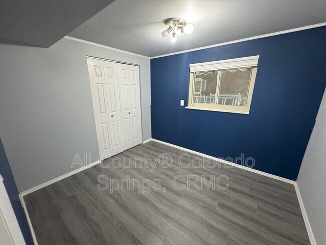 Building Photo - 1595 Luna Vista St