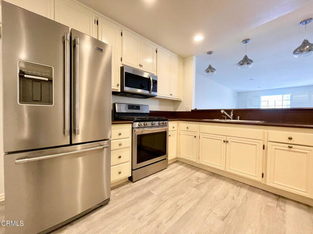 Building Photo - 726 Island View Cir