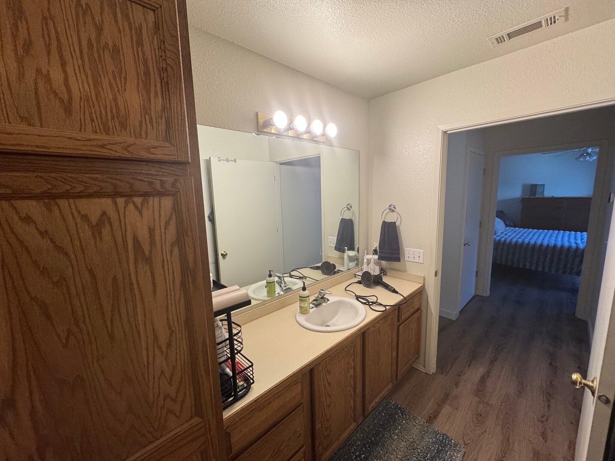 Building Photo - 2062 NE Chanel Ct