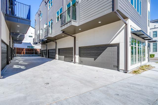 Building Photo - 300 Foch St