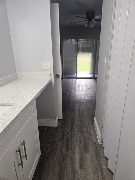 Building Photo - 7355 Woodmont Ter