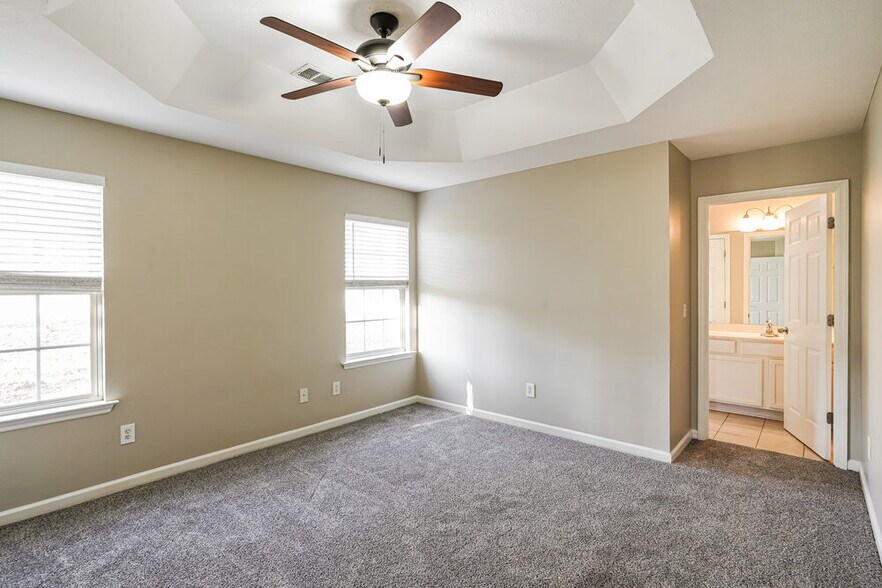 Building Photo - 820 Thomas Bay Ct