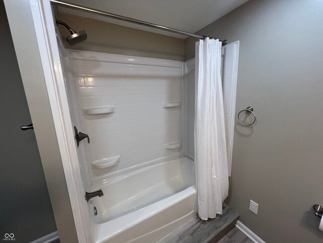 Building Photo - 344 W Columbine Ln