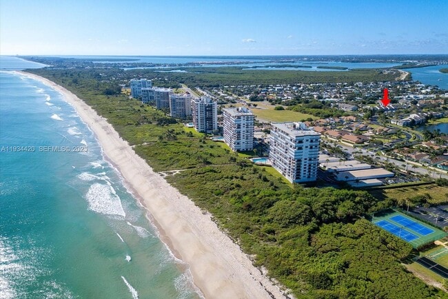 Building Photo - 3207 S Lakeview Cir