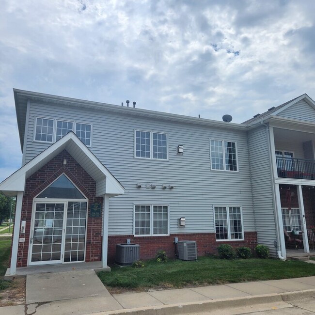 Primary Photo - 1335 SE Florence Dr