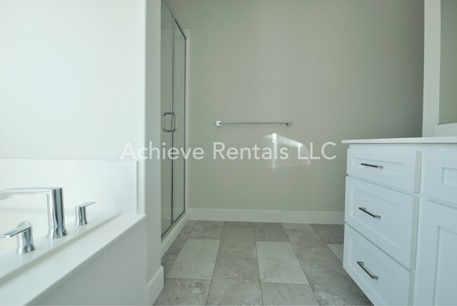 Building Photo - 674 S 85 E