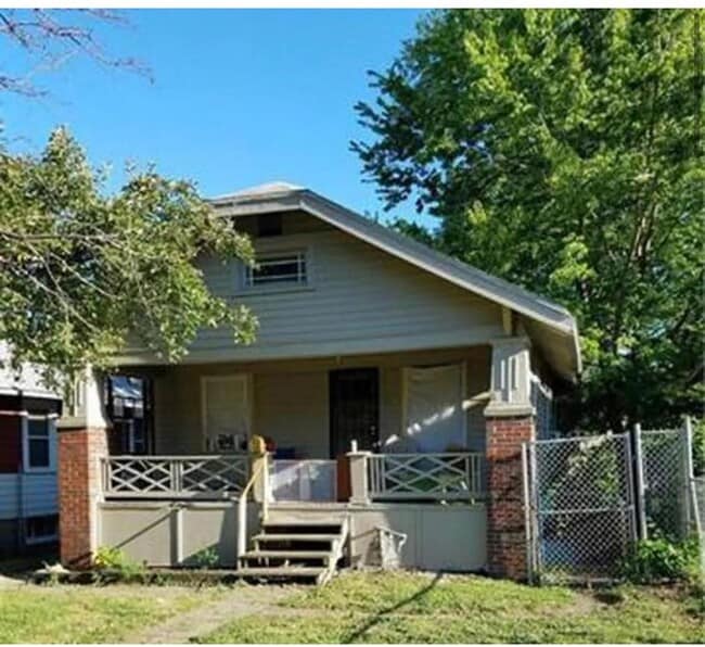 Primary Photo - 3 bed 1 bath