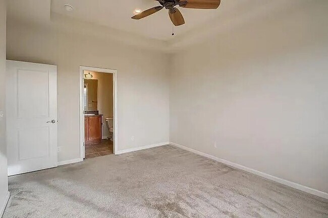 Building Photo - Lovely 2 bedroom townhouse in Centennial