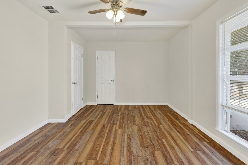 Building Photo - 4634 Weir Dr