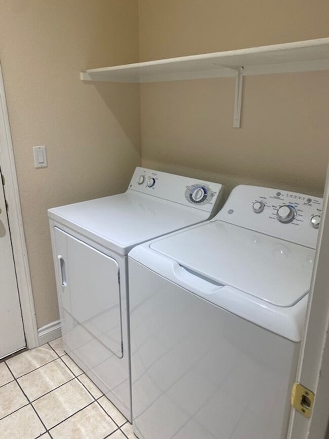 Building Photo - 8237 Apple Spice St