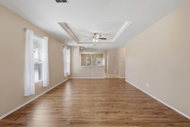 Building Photo - 3 bedroom 2 bath home located by Camp Bullis