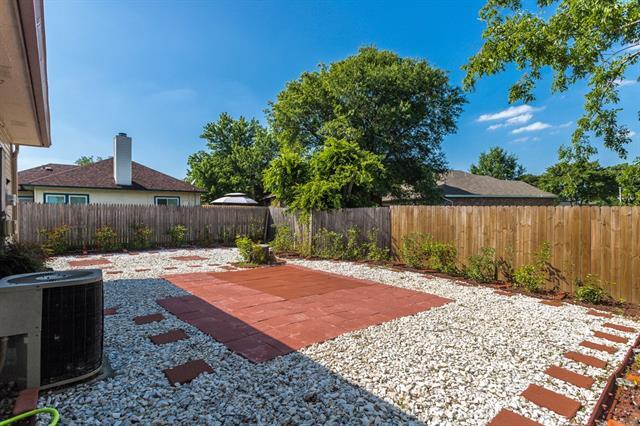 Building Photo - 809 Waverly Dr