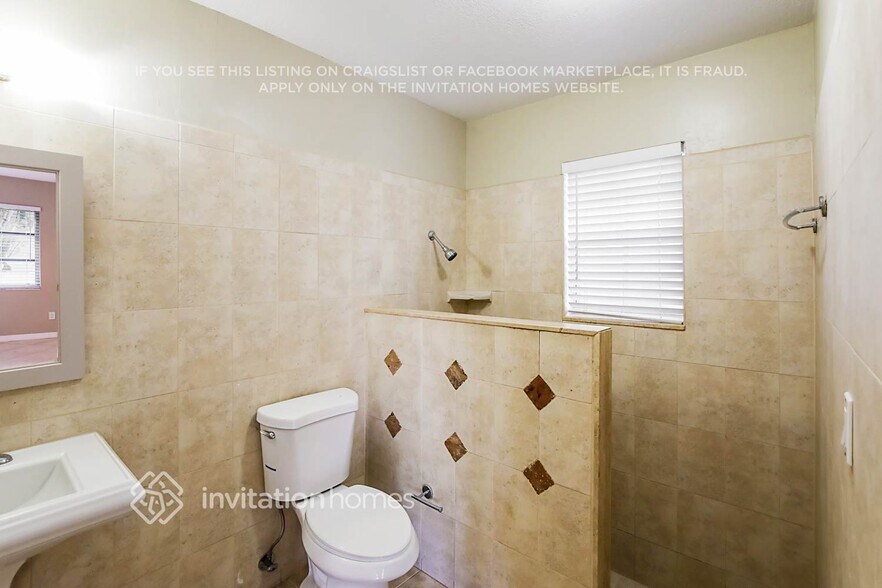 Building Photo - 222 NW 92nd Terrace