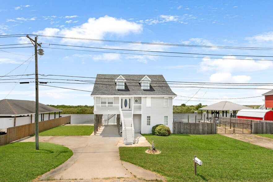 Building Photo - 53401 Louisiana 433-SI ID1266128P