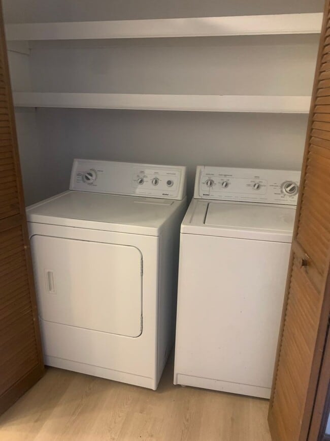 Building Photo - 4808-4810