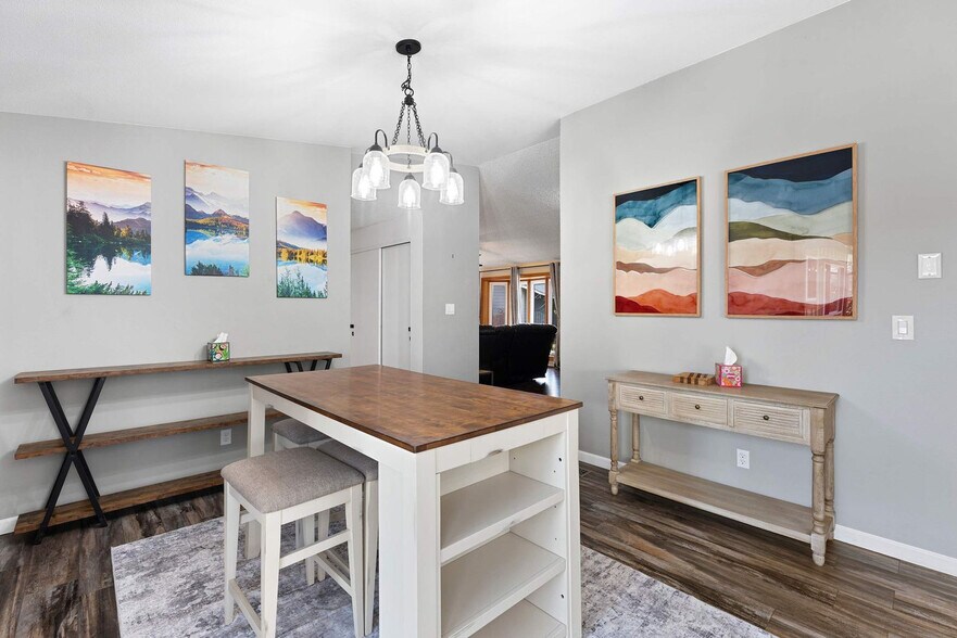 Building Photo - 1191 Los Amigos Dr