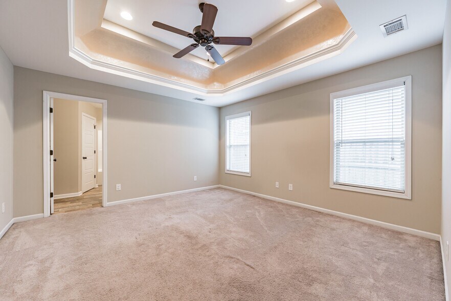 Building Photo - 6208 Mimosa Gardens Dr