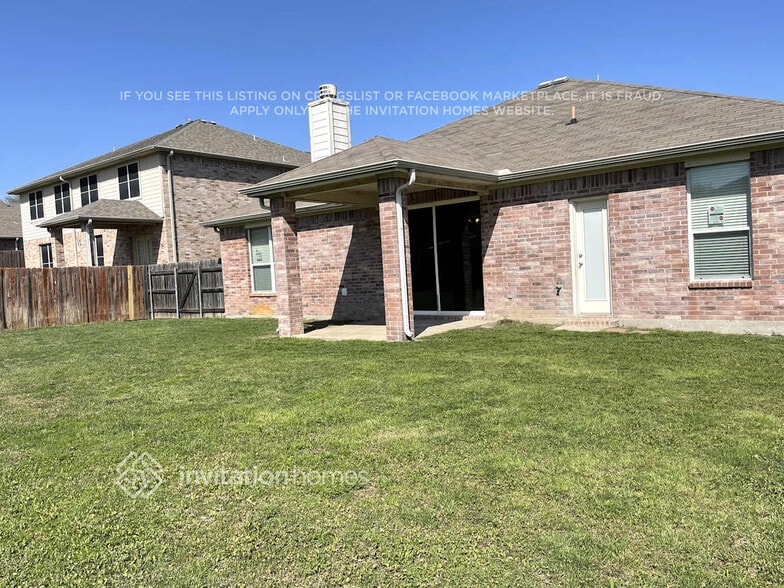 Building Photo - 701 Sage Brush Dr