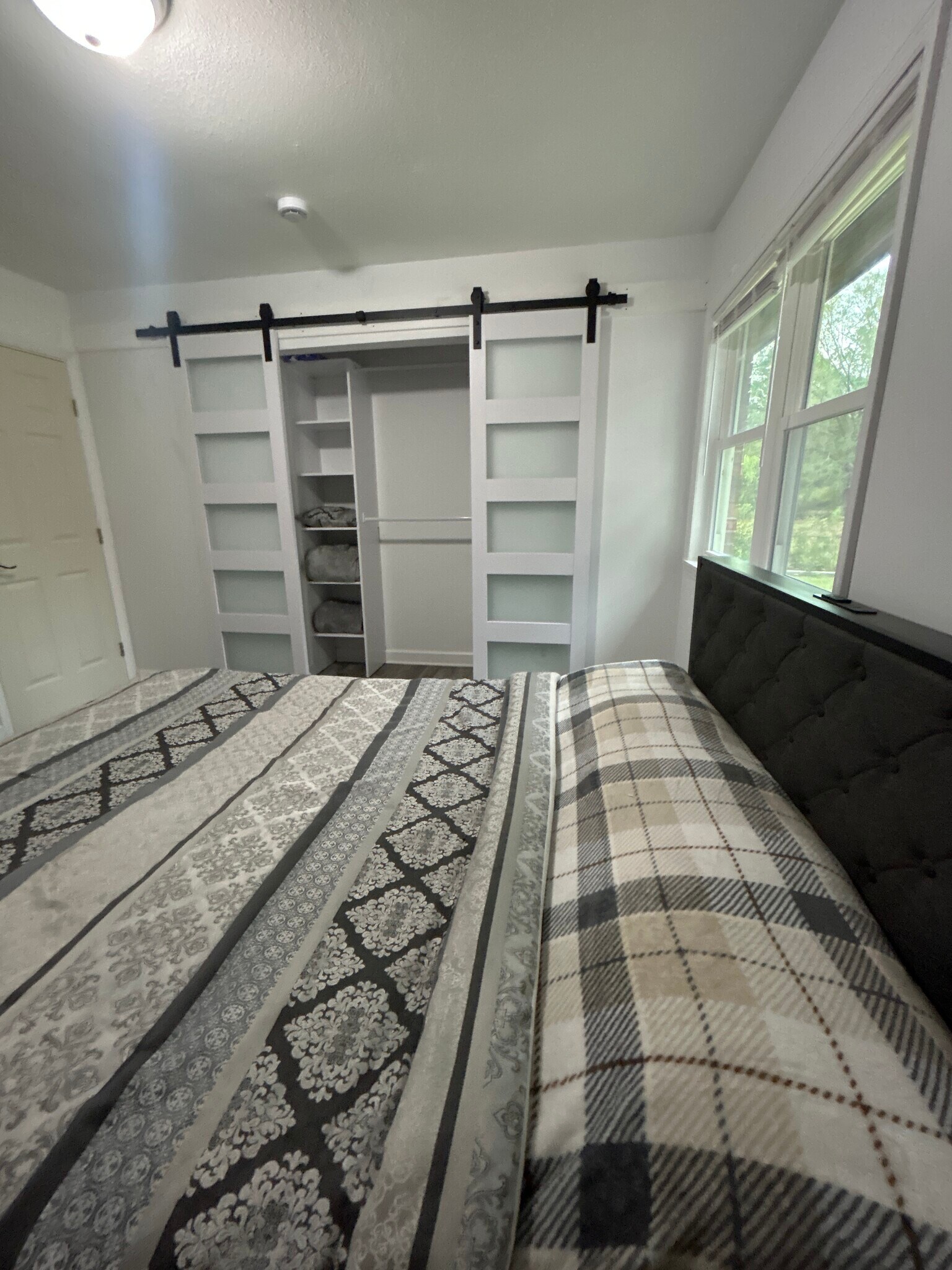 Building Photo - 1223 Poplar Ave