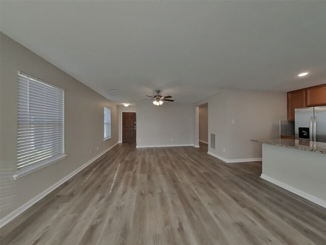 Building Photo - 20660 Dunrobin Dr