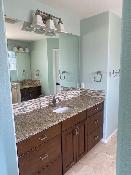 Master Bathroom 2 - 2526 WOODROSE PL