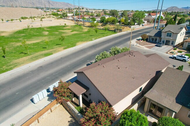 Building Photo - 7701 Maple Landing Court