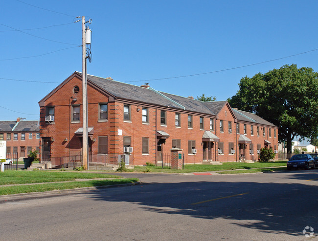 Building Photo - Desoto Base Courts