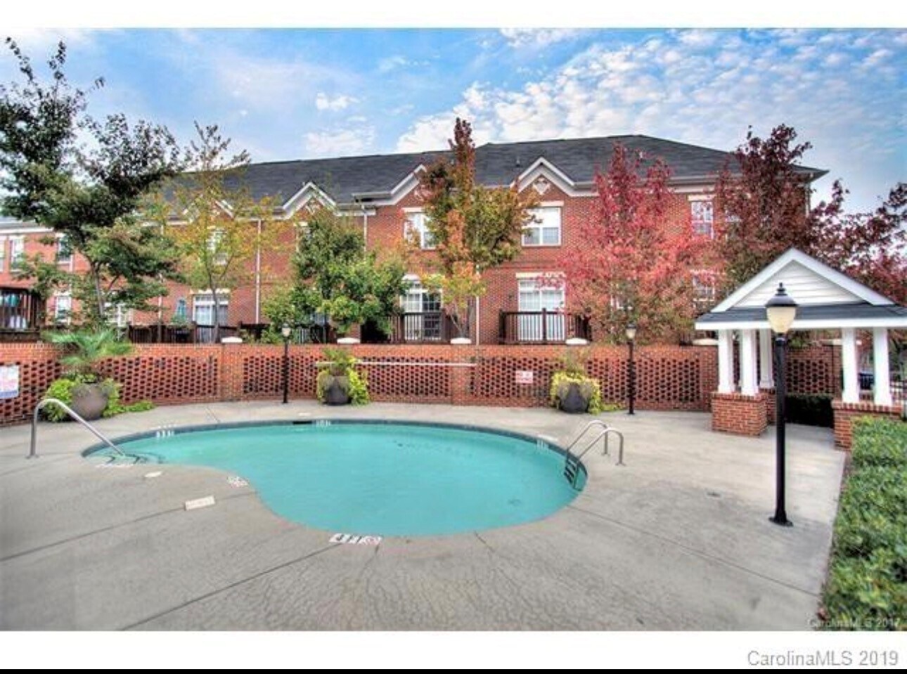 community pool - 9503 Westchire Ct