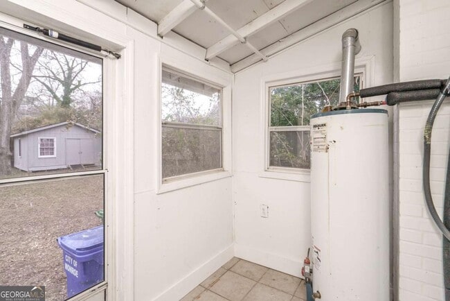 Building Photo - 240 Boulevard