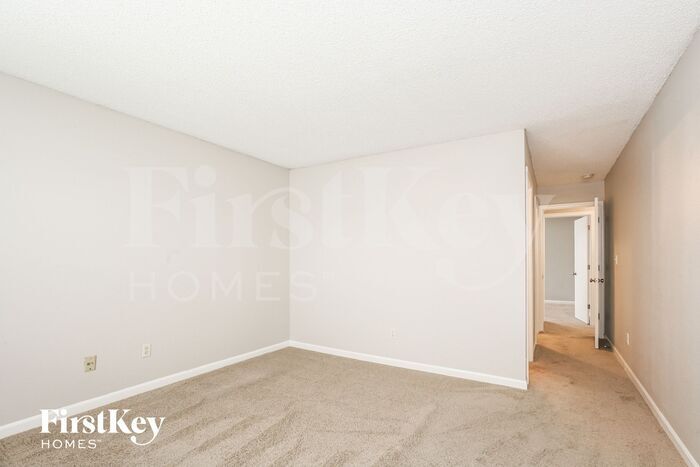 Building Photo - 10319 Kensil St