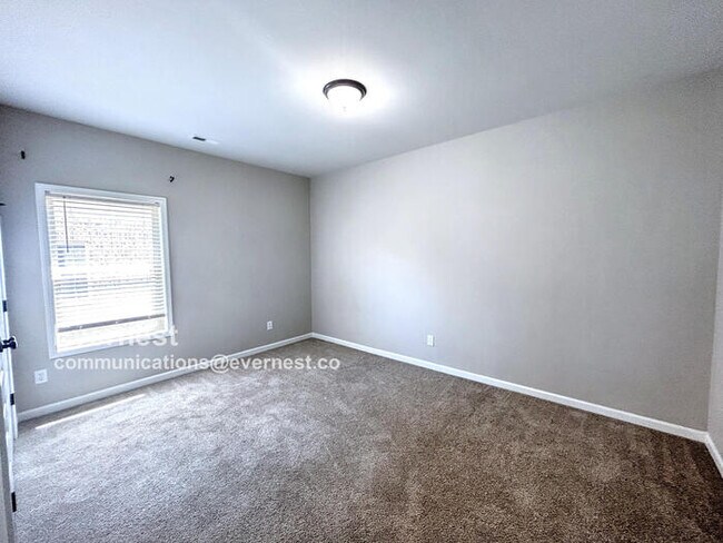Building Photo - 118 Holly Fern Dr.