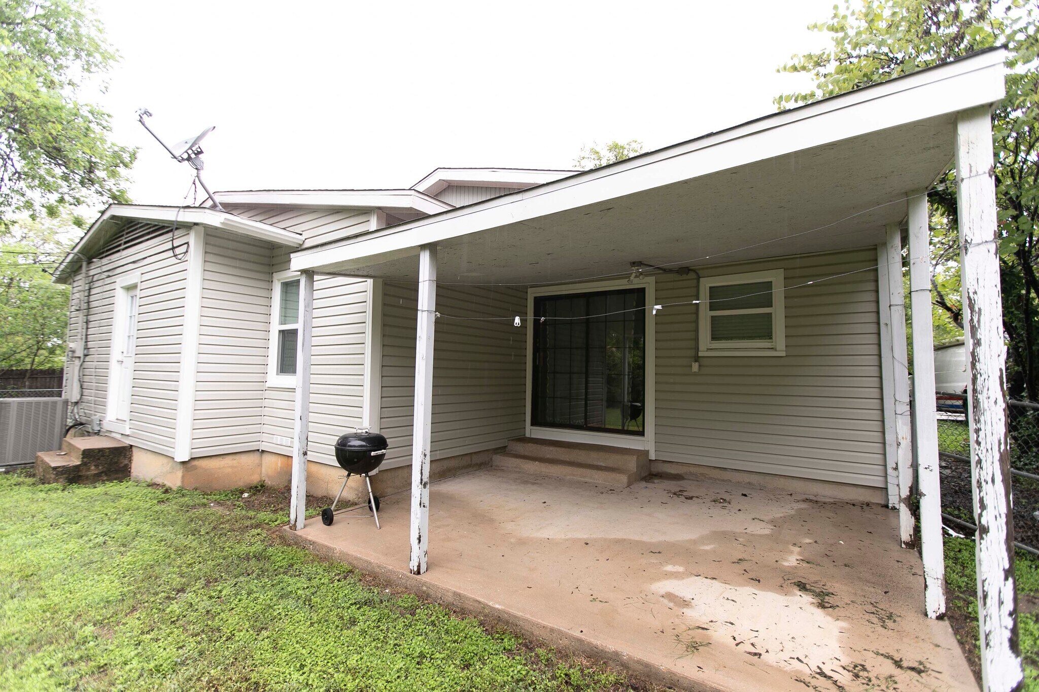 Covered Porch - 7459 Mohawk Ave