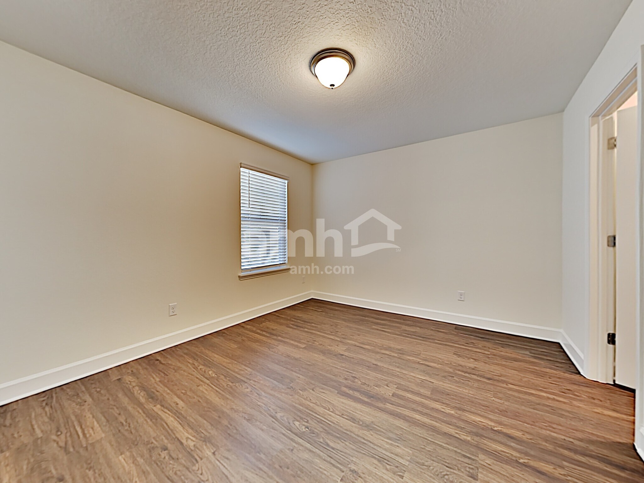 Building Photo - 8674 Highfield Ave