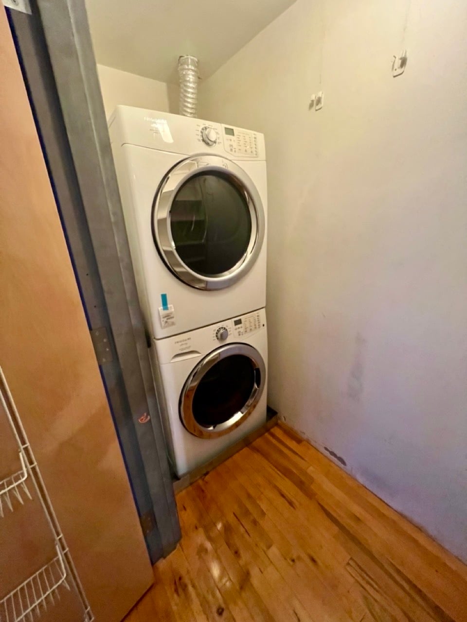 IN UNIT LAUNDRY - 210 Lincoln St