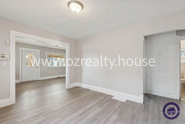 Building Photo - 1214 Slater St