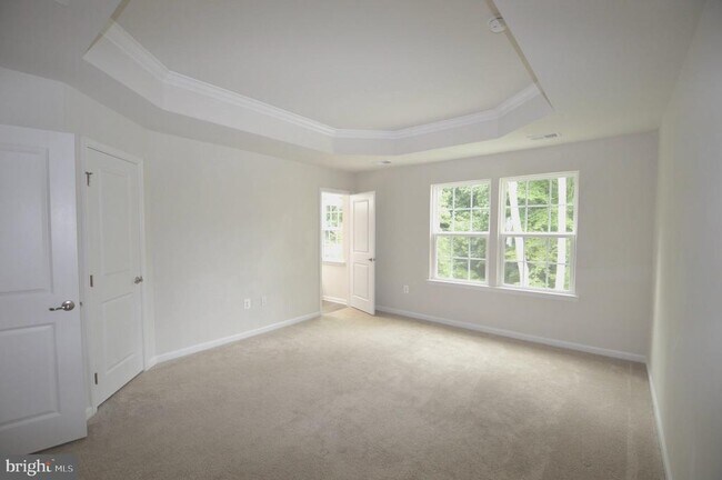Building Photo - 528 Landing Dr