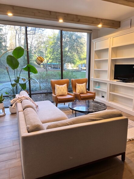 Building Photo - 3530 Piedmont Rd NE