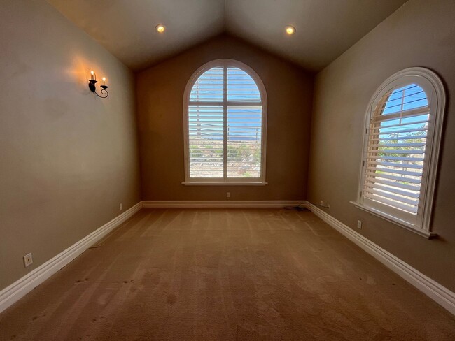 Building Photo - Beautiful 5 Bedroom 4 Bathroom House in Ga...