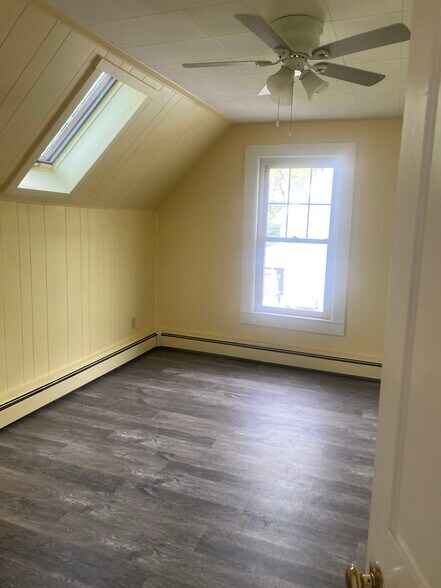 Building Photo - 6 Holstrom Ct