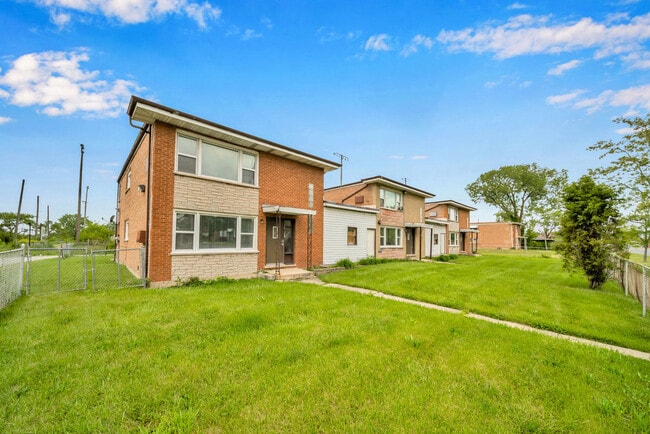 Building Photo - 16052 Halsted St