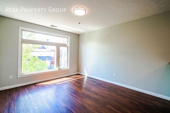 Building Photo - 250 Chittenden Ave