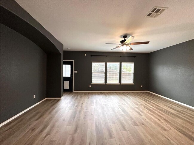 Building Photo - 4601 Tiddle Ln