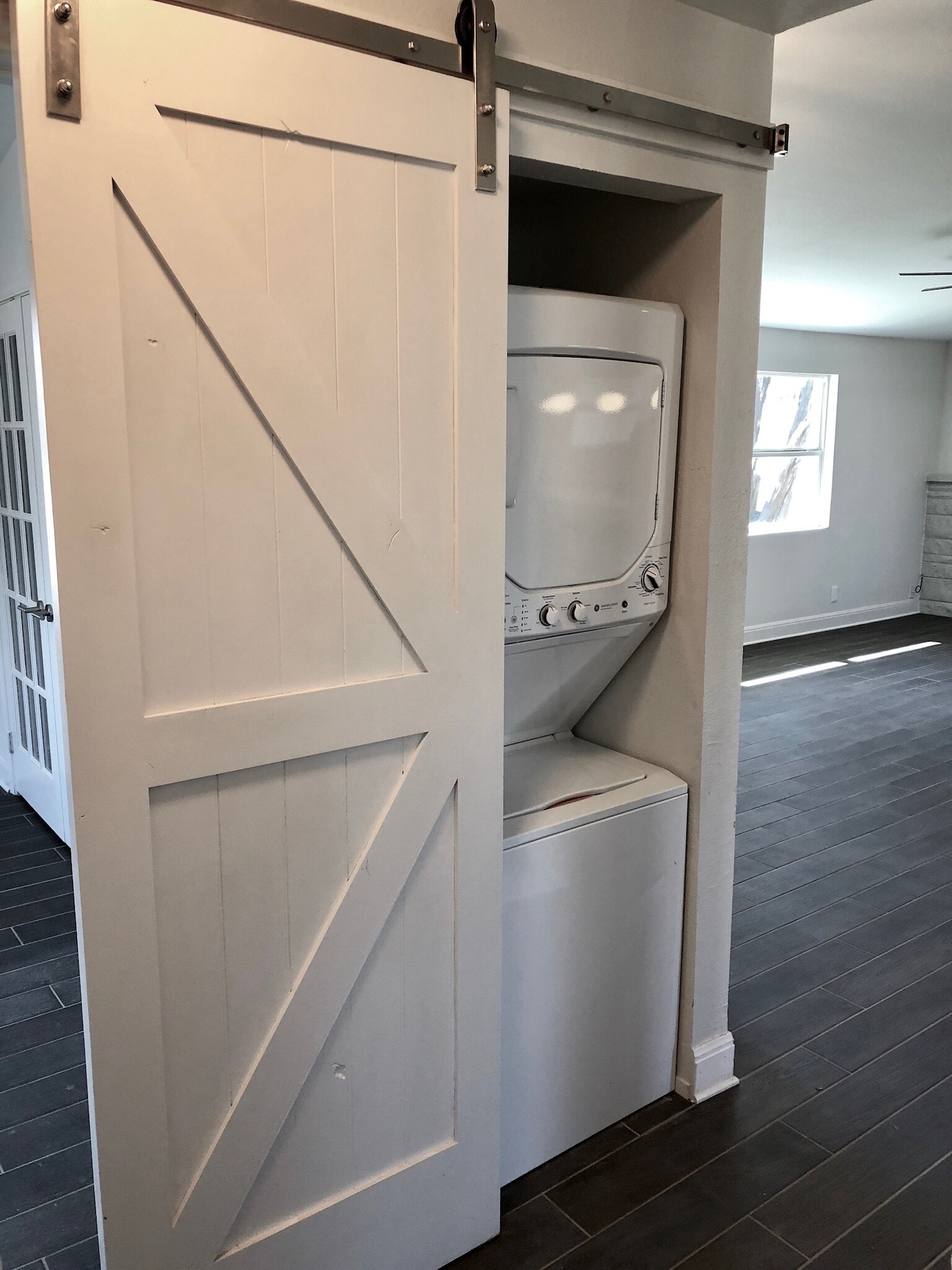 Building Photo - 717 Oblate Dr